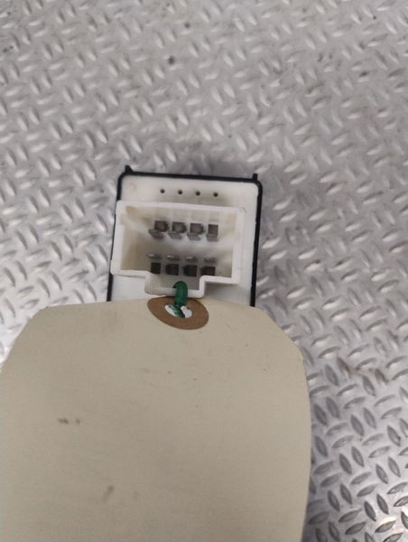 Commande lève-glace porte avant gauche Citroën C4 CACTUS 1.2 vti 75 - puretech 75 (2014)