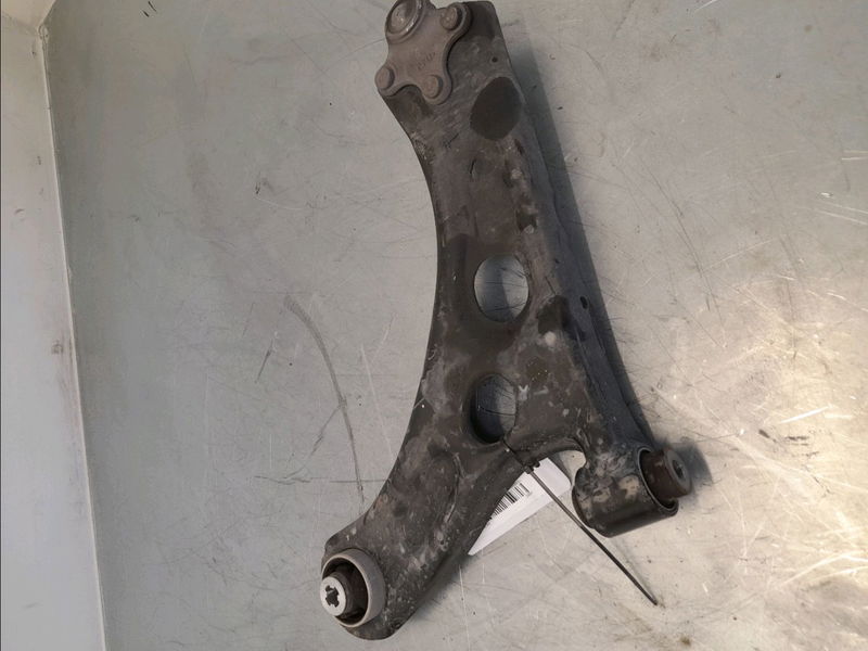 Triangle inf avd Peugeot 208 II (UB_, UP_, UW_, UJ_) 1.2 puretech 100 (2019) 5 portes