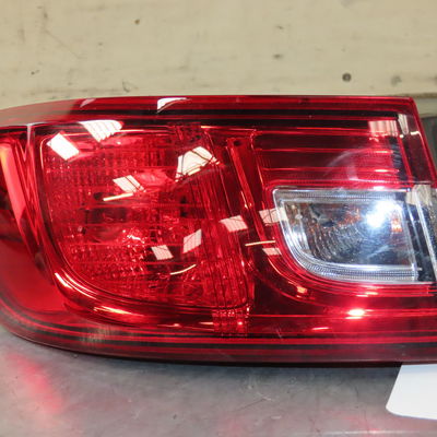 Feu arrière gauche Renault CLIO IV (BH_) 1.5 dci 75 (2012) 5 portes