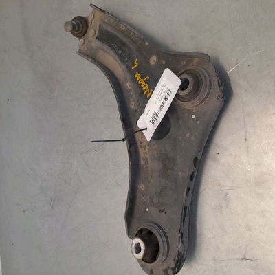 Triangle inf avg Renault MEGANE IV 3-5 portes (B9A-M-N_) 1.5 dci 110 (b9a3) (2015)