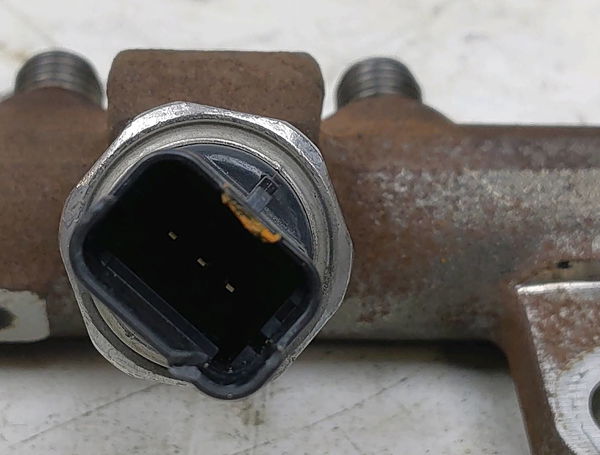 Rampe injection Renault MEGANE II Break (KM0-1_) 1.5 dci (km16, km1e) (2005-2008)