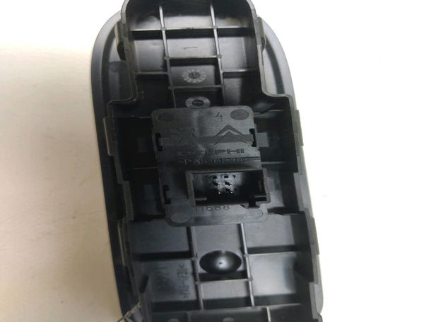 Commande lève-glace porte avant droite Peugeot 308 SW I (4E_, 4H_) 1.6 hdi (2009-2014)