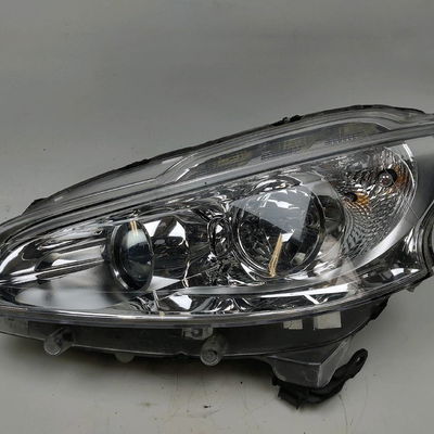 Phare droit Peugeot 208 I (CA_, CC_) 1.6 e-hdi (2015)