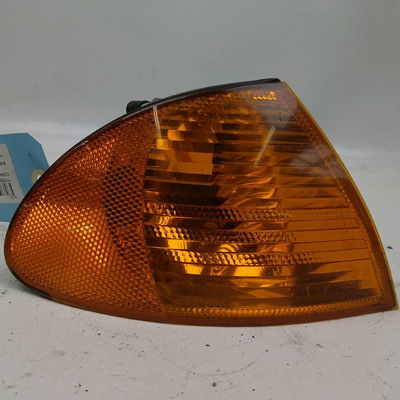 Clignotant droit B.M.W. SERIE 3 IV  316i