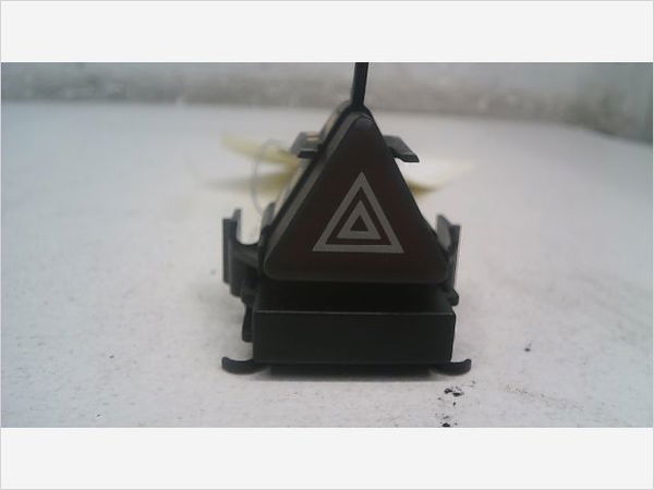 Bouton de warning Mercedes-benz CLASSE B Sports Tourer (W245) B 180 cdi (245.207) (2005-2011) 5 portes