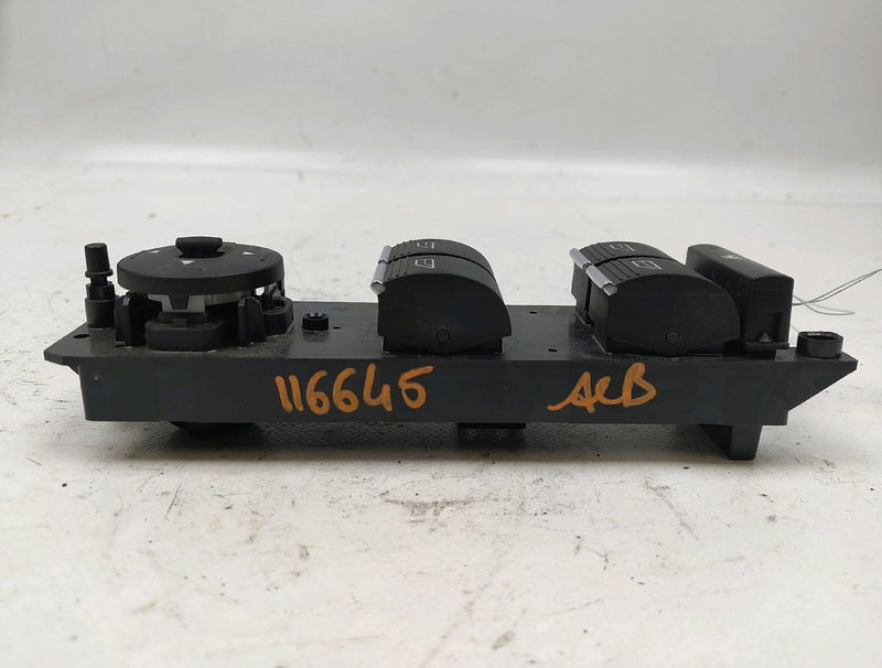 Commande lève-glace porte avant gauche Ford FOCUS III 1.5 tdci (2014-2017)