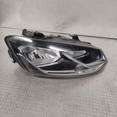 Phare droit Volkswagen POLO V (6R1, 6C1) 1.4 tdi (2014)