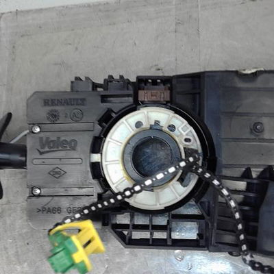 Interrupteur commande de frein a main Renault TWINGO II (CN0_) 1.2 16v (cn04, cn0a, cn0b) (2007-2014) 3 portes