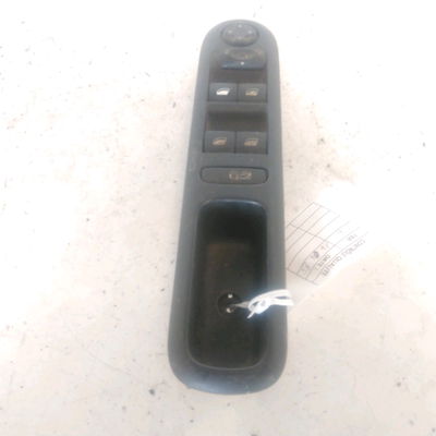 Commande lève-glace porte avant gauche Peugeot 3008 Monospace (0U_) 1.6 bluehdi 120 (2014-2016)