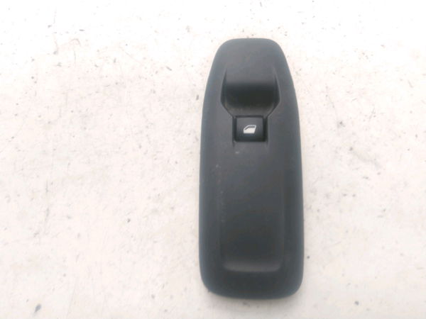 Commande lève-glace porte avant droite Peugeot 2008 I (CU_) 1.6 bluehdi 100 (2015)