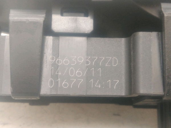 Commande lève-glace porte avant droite Citroën C4 GRAND PICASSO I (UA_) 1.6 hdi 110 (2010-2013)
