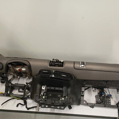 Planche de bord Citroën C4 CACTUS 1.6 bluehdi 100 (2014)