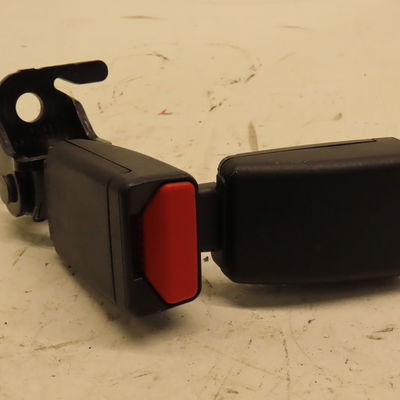 Ancrage ceinture arrière droit Peugeot 2008 I (CU_) 1.2 thp 130 - puretech 130 (2015)