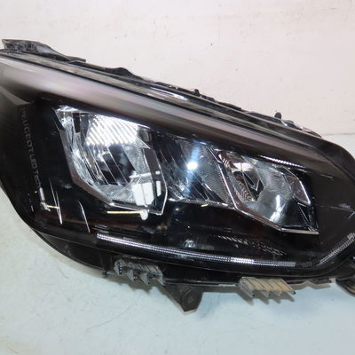 Phare droit Peugeot 208 II (UB_, UP_, UW_, UJ_) 1.2 puretech 100 (2019) 5 portes