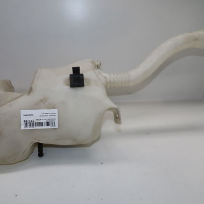 Reservoir lave-glace avant Peugeot 3008 Monospace (0U_) 2.0 hdi hybrid4 (0urhca) (2011-2016)