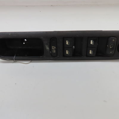 Commande lève-glace porte avant gauche Peugeot 3008 Monospace (0U_) 2.0 hdi 150 - bluehdi 150 (2009-2016) 5 portes