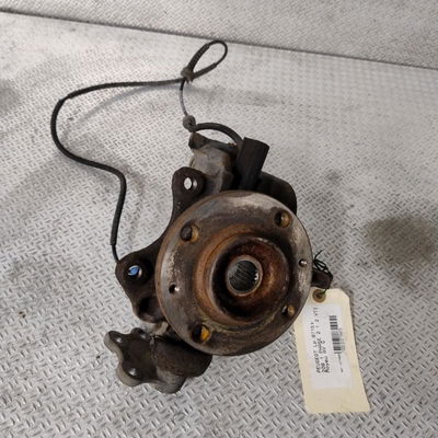 Pivot avg Peugeot 208 I (CA_, CC_) 1.2 vti 82 (2012)
