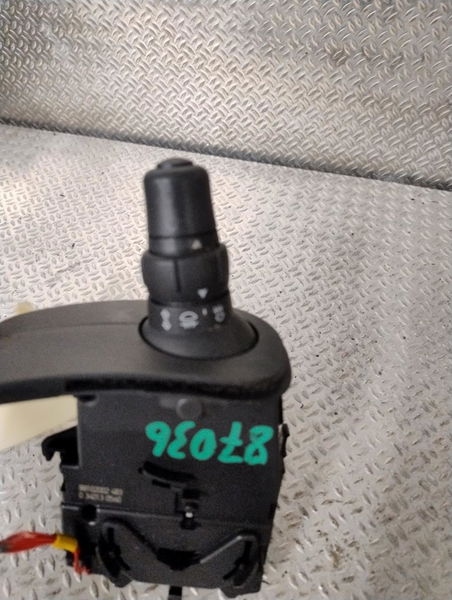 Commande clignotant Renault CLIO III (BR0-1, CR0-1) 1.2 16v (br02, br0j, br11, cr02, cr0j, cr11) (2005-2014) 5 portes