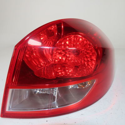 Feu arrière droit Renault CLIO III Grandtour (KR0-1_) 1.5 dci (kr0f) (2007-2012) 5 portes