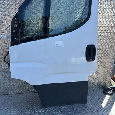 Porte avant gauche Iveco DAILY VI Camion plate-forme-Châssis 33s14, 35s14, 35c14 (2016)