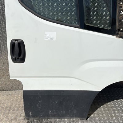 Porte avant droite Iveco DAILY VI Camion plate-forme-Châssis 33s14, 35s14, 35c14 (2016)