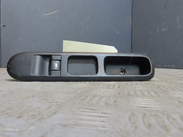 Commande lève-glace porte avant droite Peugeot 3008 Monospace (0U_) 1.6 hdi (2009-2016) 5 portes