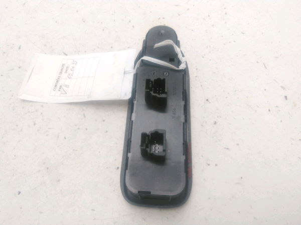 Commande lève-glace porte avant gauche Citroën C5 II (RC_) 1.6 hdi (rc8hzb) (2004-2008)