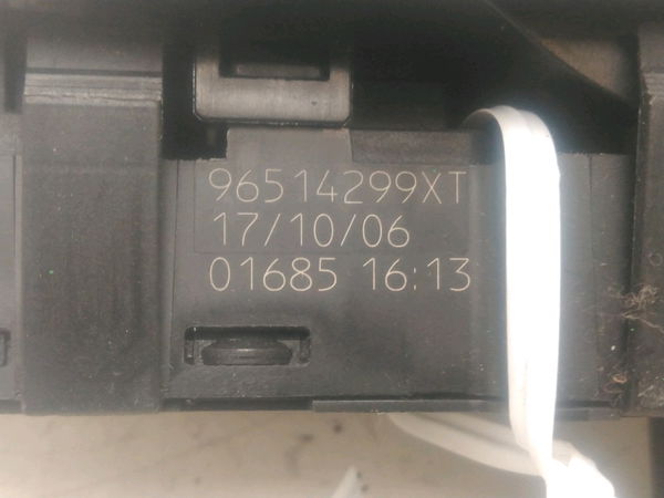 Commande lève-glace porte avant gauche Citroën C5 II (RC_) 1.6 hdi (rc8hzb) (2004-2008)