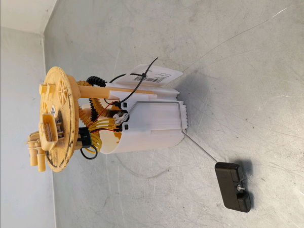Pompe à carburant immergée Renault MEGANE IV 3-5 portes (B9A-M-N_) 1.5 dci 110 (b9a3) (2015)
