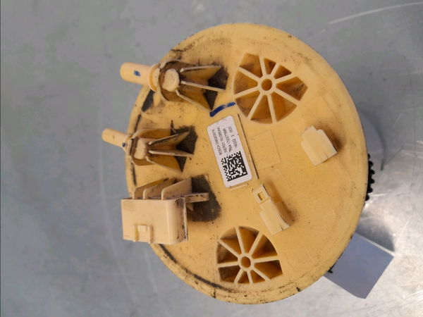 Pompe à carburant immergée Renault MEGANE IV 3-5 portes (B9A-M-N_) 1.5 dci 110 (b9a3) (2015)