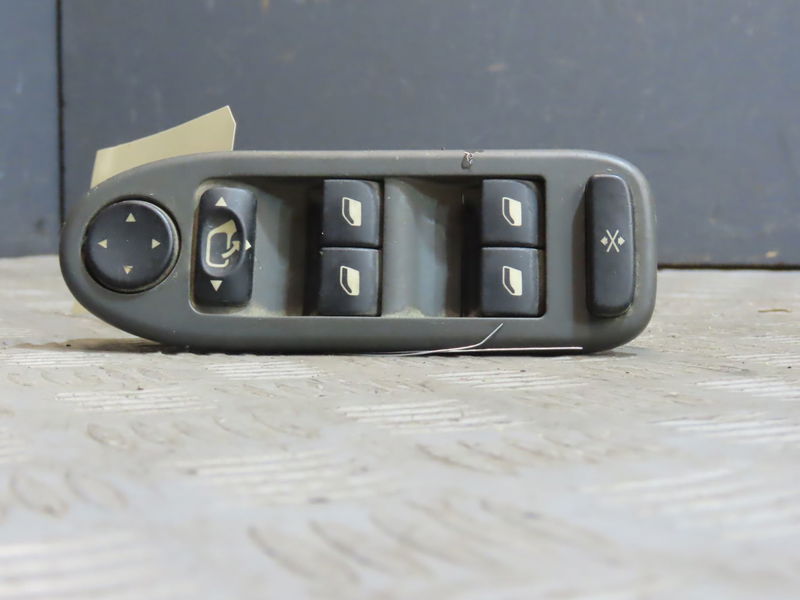 Commande lève-glace porte avant gauche Citroën C5 I (DC_) 2.0 hdi (dcrhzb, dcrhze) (2001-2004) 5 portes