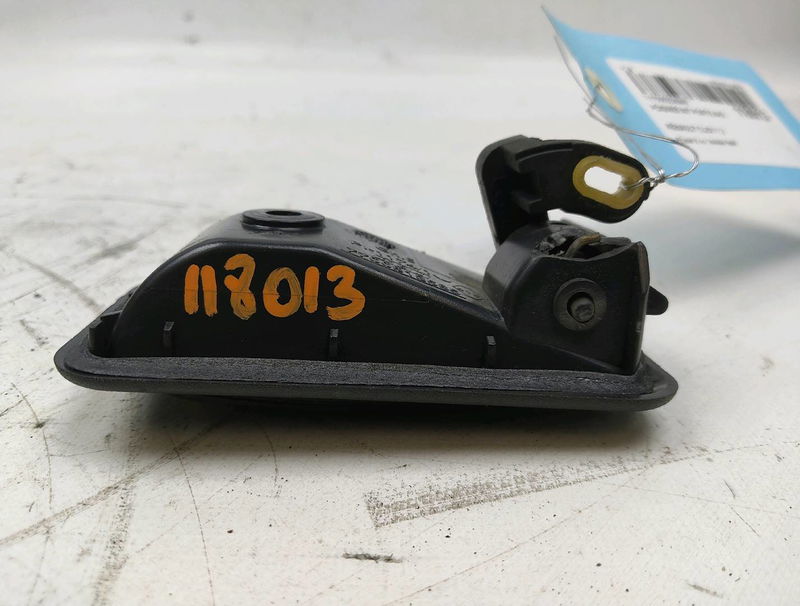Poignee int porte avg Renault CLIO I (B-C57_, 5-357_) 1.2 (b-c-s57a, b-c57s, 5-357f, 5-357j, 5-357l, 5-357r) (1990-1998) 5 portes