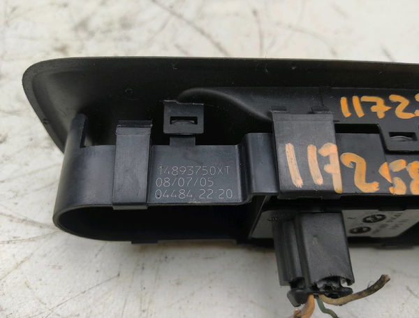 Commande lève-glace porte avant droite Peugeot 807 (EB_) 2.2 hdi (2002)