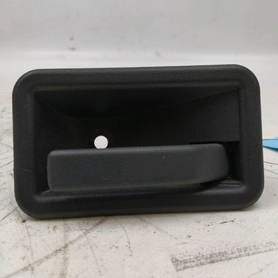 Poignee int porte ard Renault CLIO I (B-C57_, 5-357_) 1.2 (b-c-s57a, b-c57s, 5-357f, 5-357j, 5-357l, 5-357r) (1990-1998) 5 portes