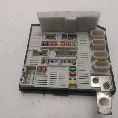 Boite a fusibles Renault MEGANE II (BM0-1_, CM0-1_) 1.5 dci (bm1e, cm1e) (2005-2008)