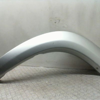 Elargisseur aile ard Toyota RAV 4 II (_A2_) 2.0 d 4wd (cla20_, cla21_) (2001-2005)