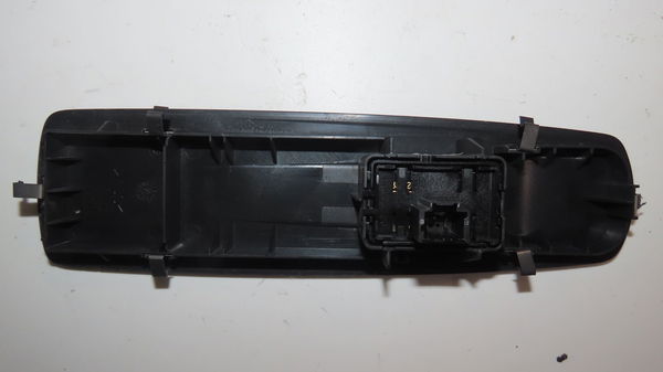 Commande lève-glace porte avant droite Renault LATITUDE (L70_) 2.0 dci 150 (l70h) (2011)