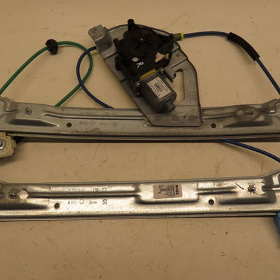 Mecanisme  moteur lève-glace avant droit Peugeot 208 I (CA_, CC_) 1.2 vti 82 (2012)