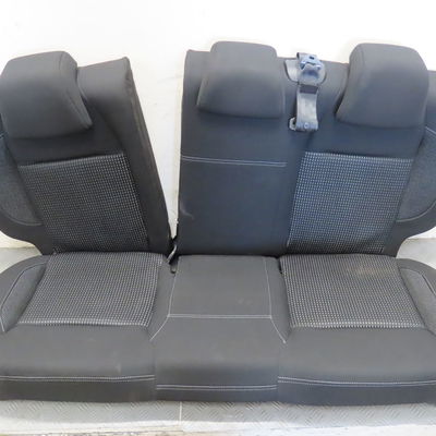 Siege ar complet Peugeot 208 I (CA_, CC_) 1.2 vti 82 (2012)
