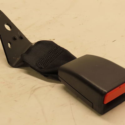 Ancrage ceinture arrière gauche Peugeot 208 I (CA_, CC_) 1.2 vti 82 (2012)