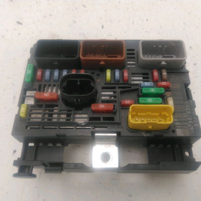 Bsm (boitier servitude moteur) Peugeot 308 I (4A_, 4C_) 2.0 hdi (2007-2014) 3 portes