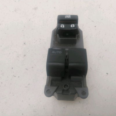 Commande lève-glace porte avant gauche Toyota YARIS (_P13_) 1.4 d (nlp130_) (2011)