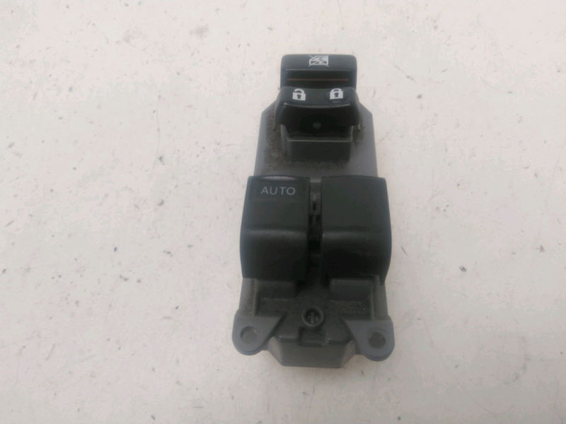 Commande lève-glace porte avant gauche Toyota YARIS (_P13_) 1.4 d (nlp130_) (2011)