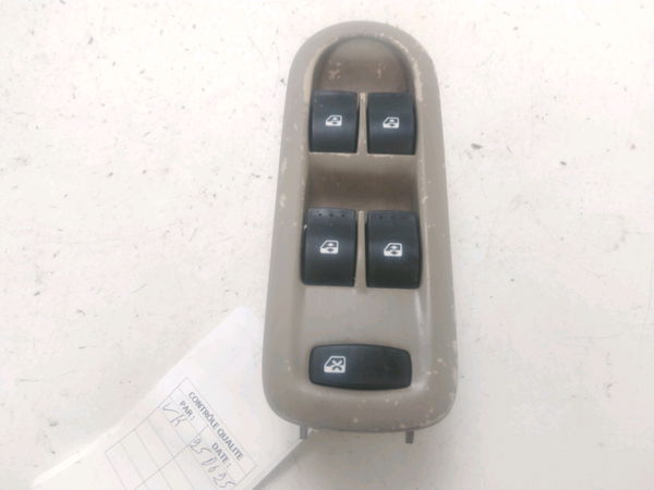 Commande lève-glace porte avant gauche Renault SCÉNIC II (JM0-1_) 1.9 dci (jm14) (2005-2008) 5 portes