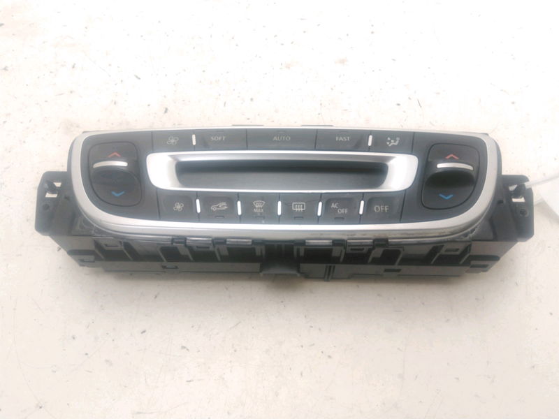 Commande de chauffage Renault SCÉNIC III (JZ0-1_) 1.6 dci (jz00, jz12) (2011) 5 portes