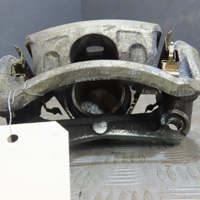 Etrier de frein avant gauche Nissan JUKE (F15) 1.2 dig-t (2014)