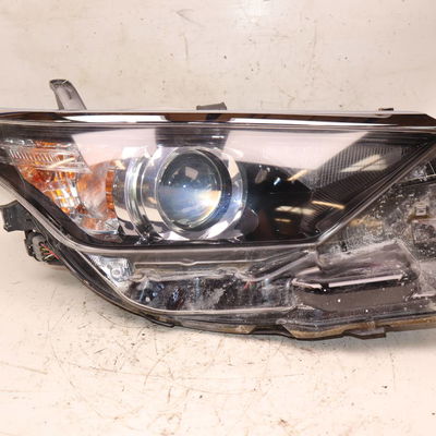 Phare droit Toyota AURIS (_E18_) 1.2 (nre185_) (2015-2018)