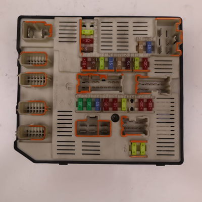 Platine fusible av Renault MEGANE III 3-5 portes (BZ0-1_, B3_) 1.5 dci (2009) 5 portes