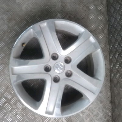 Jante aluminium 4 Suzuki GRAND VITARA II (JT, TE, TD) 1.9 ddis traction intégrale (jt419, td44, jb419wd,... (2005-2015)