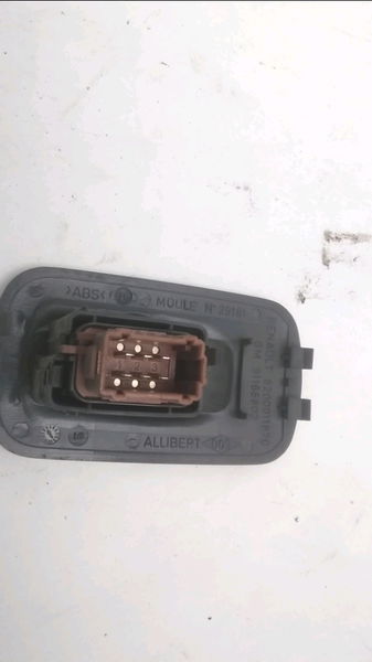 Commande lève-glace porte avant droite Renault TRAFIC II Camionnette (FL) 2.0 dci 90 (fl0h) (2006)